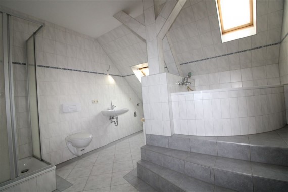 ++ 2-Raum-Wohnung im Dachgeschoss ++ - Foto 2