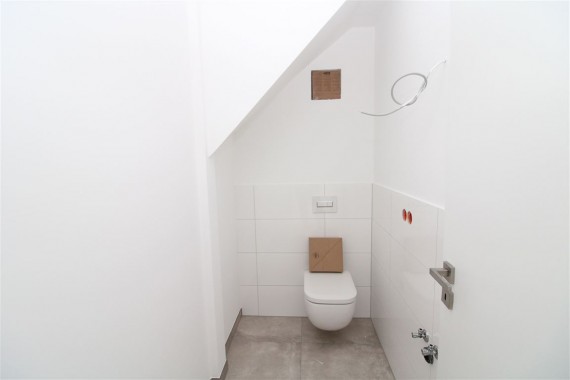 ++6-Zimmer- Wohnung im frisch modernisierten Mehrfamilienhaus++ - Photo 2