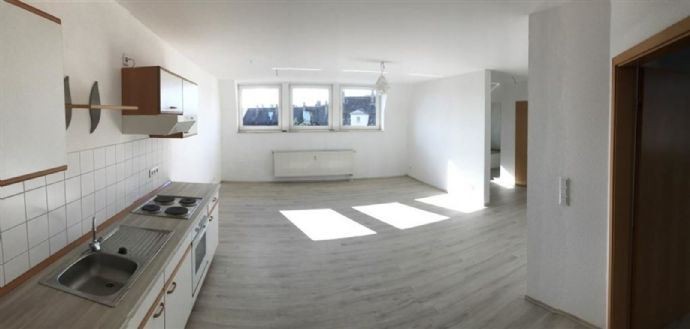 offenes Wohnen! großzügige 2-Zimmer im Dach mit Einbauküche!! - Foto 1