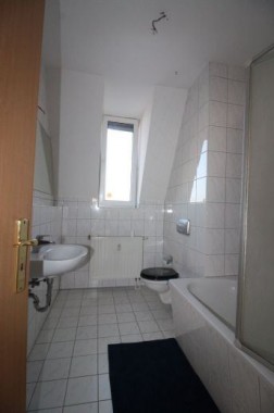 offenes Wohnen! großzügige 2-Zimmer im Dach mit Einbauküche!! - Foto 4