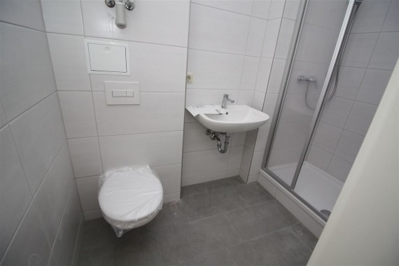 ++ Attraktive Dachwohnung mit Dachterrasse im Westend ++ - Foto 2