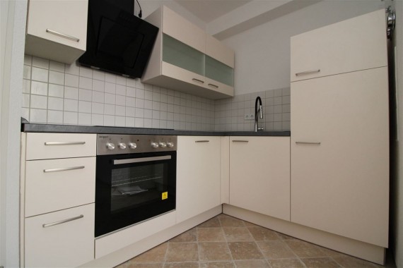 ruhige 2-Zimmer mit neuer Einbauküche und Balkon - Photo 1