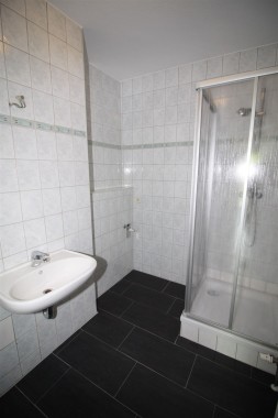 geräumige und ruhige 1 Raum mit Balkon - Photo 1