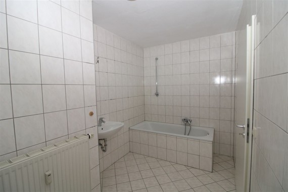 große & wohnliche 3 Raum mitten im Zentrum - Foto 2